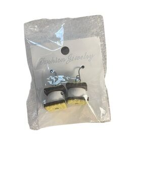 S’more’s Earrings NWT